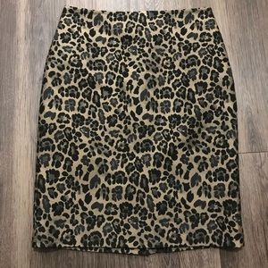 Ann Taylor leopard print pencil skirt Sz 2